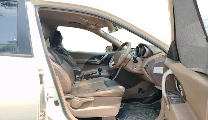 2014 Mahindra XUV500 W4, Diesel, Manual, 1,56,163 km, interior