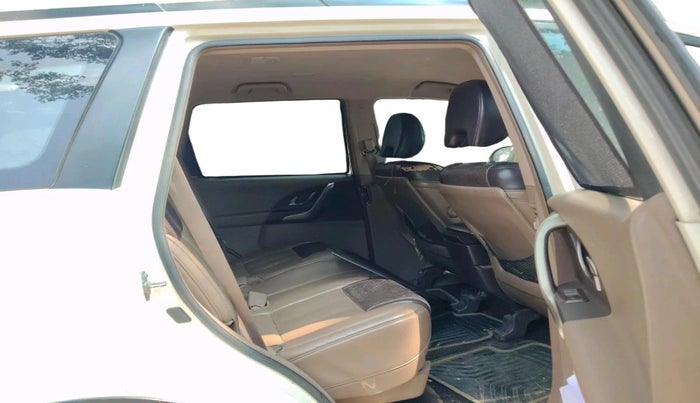 2014 Mahindra XUV500 W4, Diesel, Manual, 1,56,163 km, interior