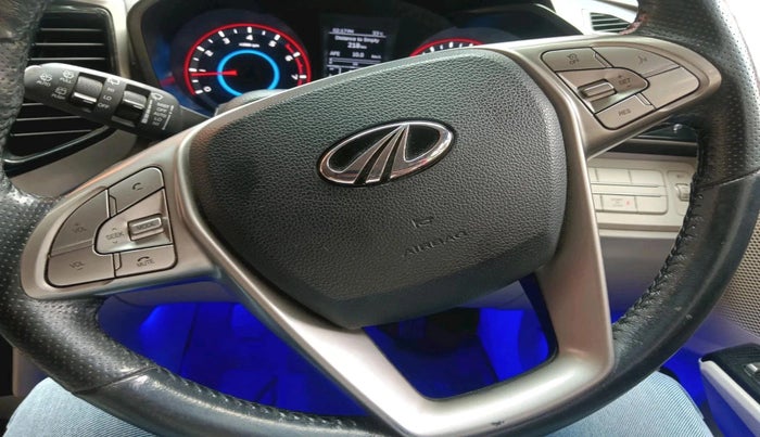 2020 Mahindra XUV300 W8 1.2 PETROL, Petrol, Manual, 30,408 km, interior