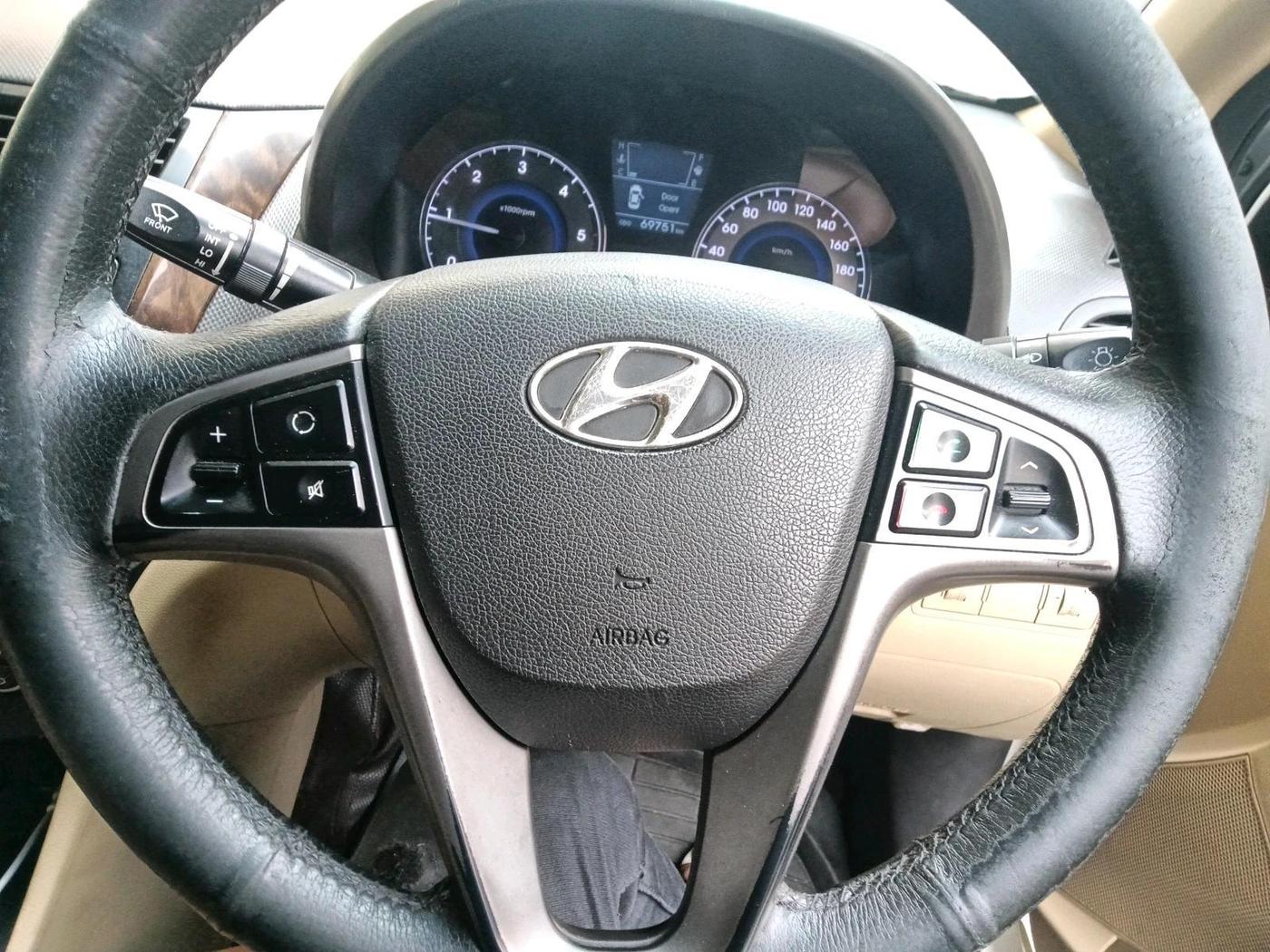 2015 Hyundai Verna FLUIDIC 1.6 CRDI SX 4S, Diesel, Manual, 69,751 km, interior