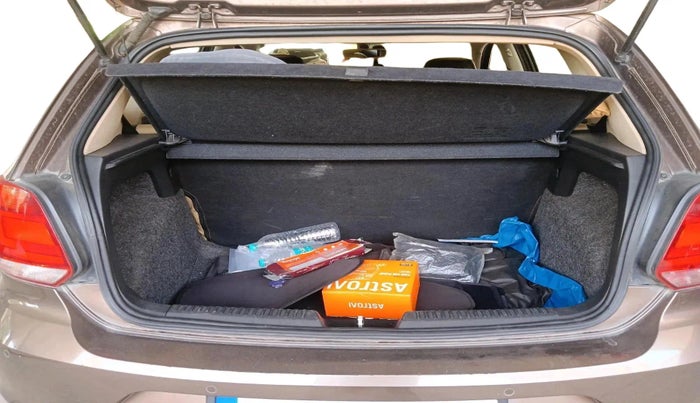 2016 Volkswagen Polo HIGHLINE1.5L, Diesel, Manual, 1,56,394 km, exterior