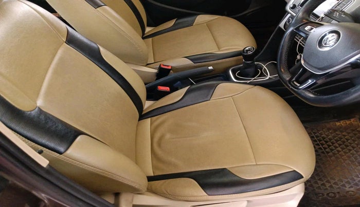 2016 Volkswagen Polo HIGHLINE1.5L, Diesel, Manual, 1,56,394 km, interior