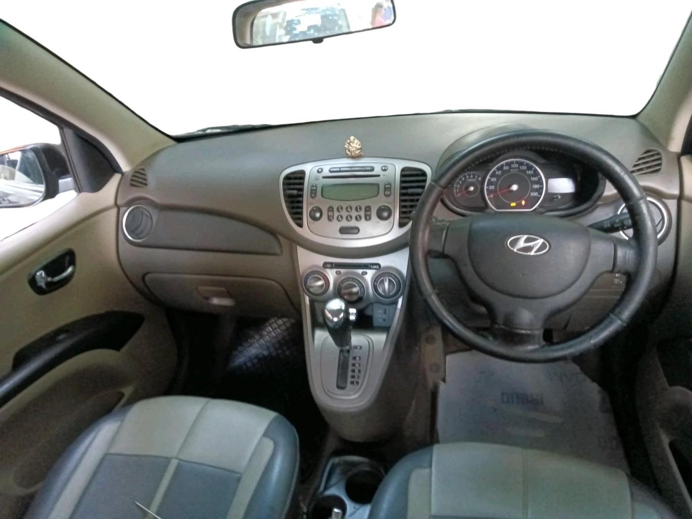 2012 Hyundai i10 SPORTZ 1.2 AT, Petrol, Automatic, 26,438 km, interior