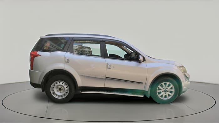 2017 Mahindra XUV500 W10 AT, Diesel, Automatic, 1,81,659 km, exterior