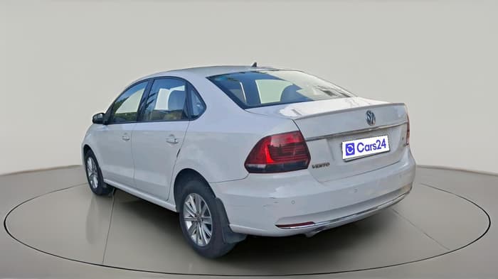 2016 Volkswagen Vento HIGHLINE 1.5 AT, Diesel, Automatic, 89,561 km, exterior