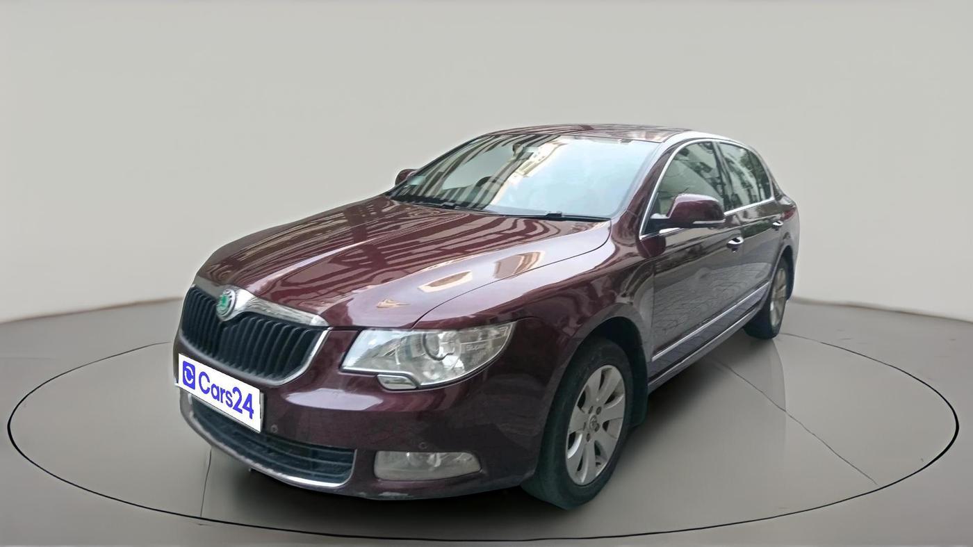 2013 Skoda Superb ELEGANCE 1.8 TSI AT, Petrol, Automatic, 1,25,023 km, exterior