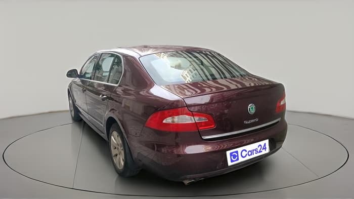 2013 Skoda Superb ELEGANCE 1.8 TSI AT, Petrol, Automatic, 1,25,023 km, exterior