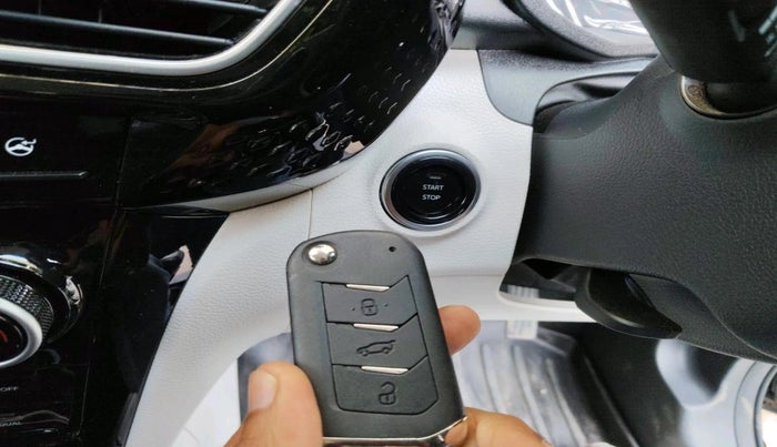 2025 Mahindra XUV 3XO AX5 1.2 L TCMPFi, Petrol, Manual, 1,782 km, interior