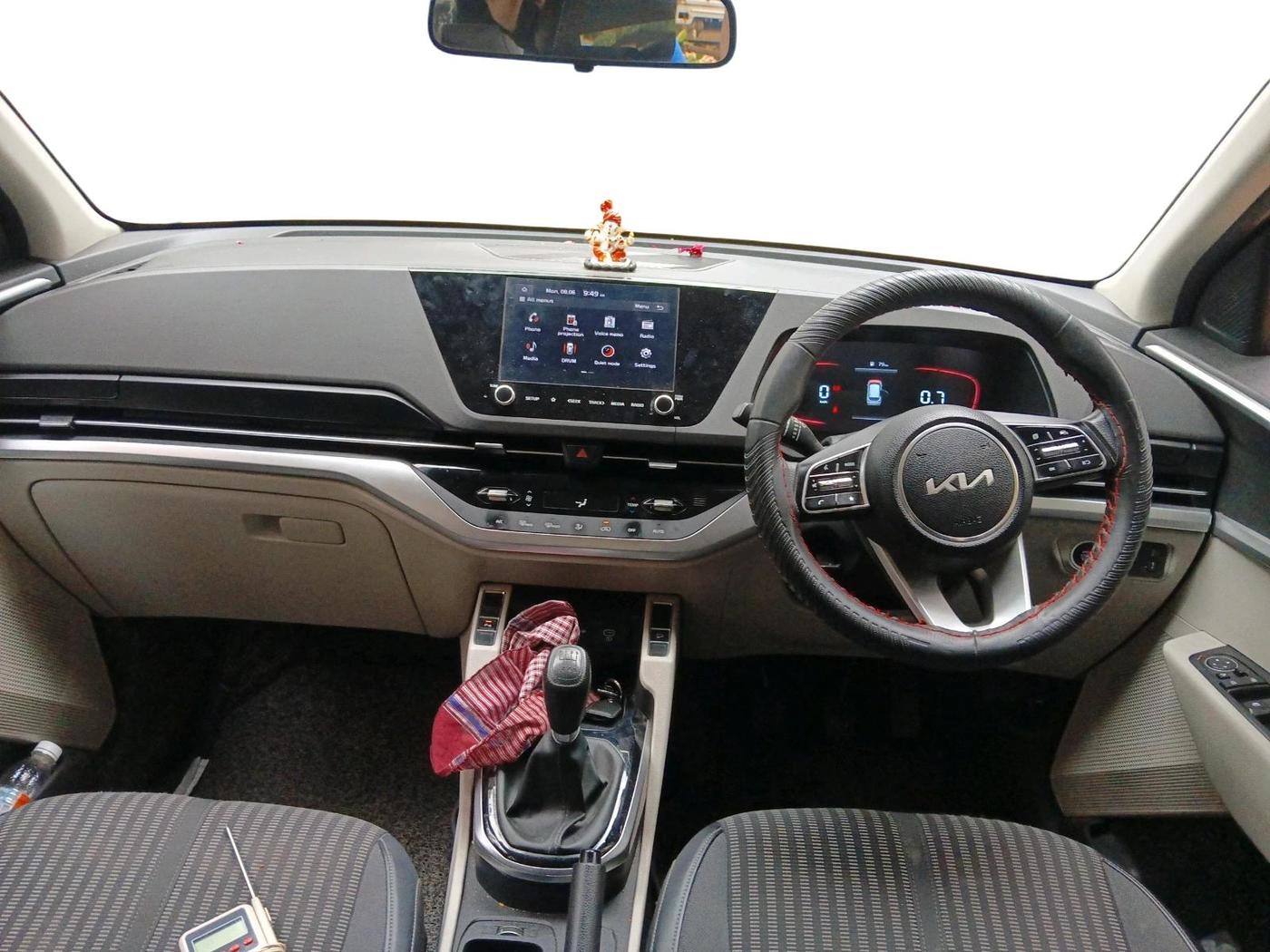 2022 KIA CARENS PRESTIGE PLUS 1.4 PETROL 7 STR, Petrol, Manual, 19,486 km, interior
