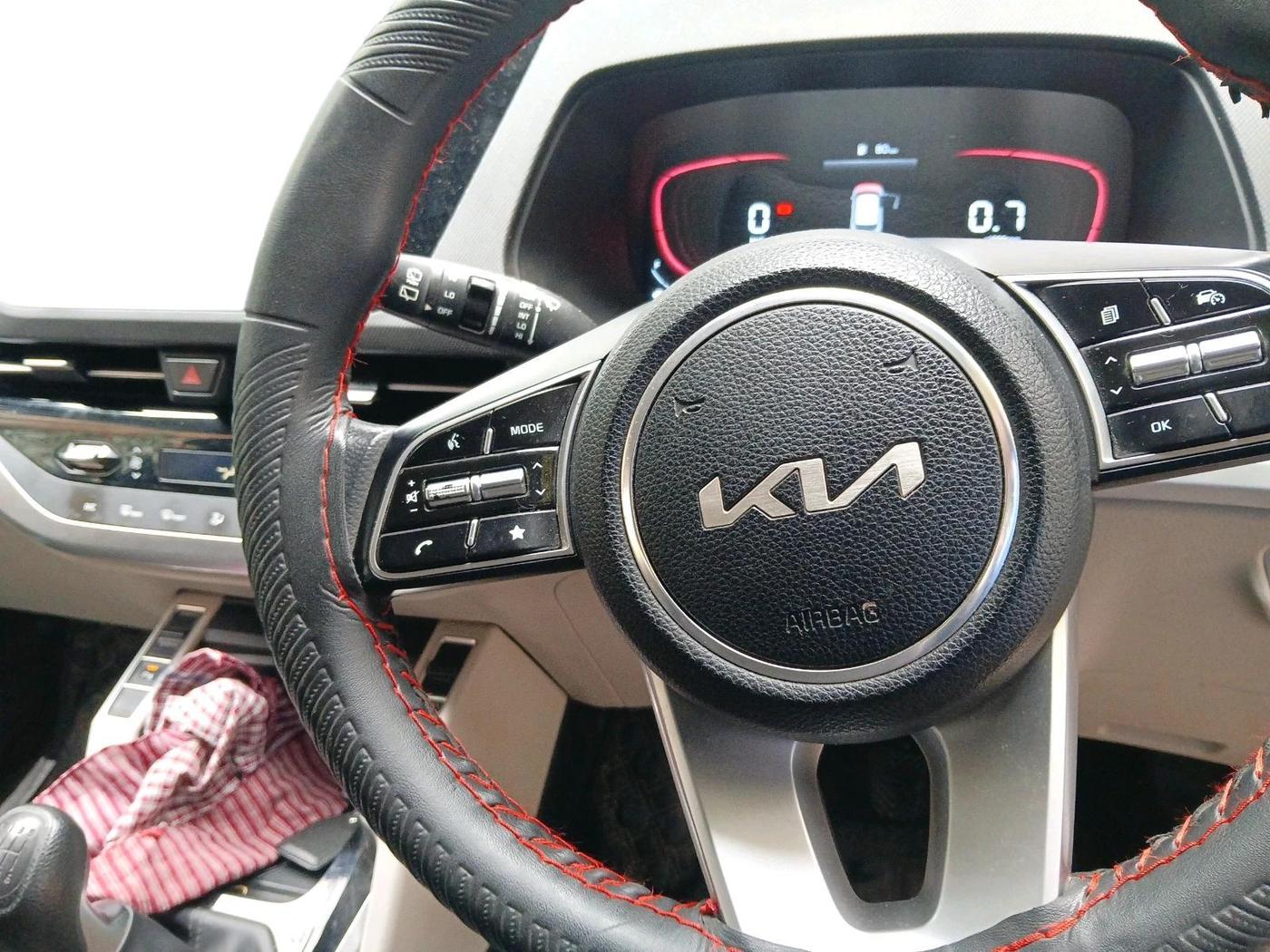 2022 KIA CARENS PRESTIGE PLUS 1.4 PETROL 7 STR, Petrol, Manual, 19,486 km, interior