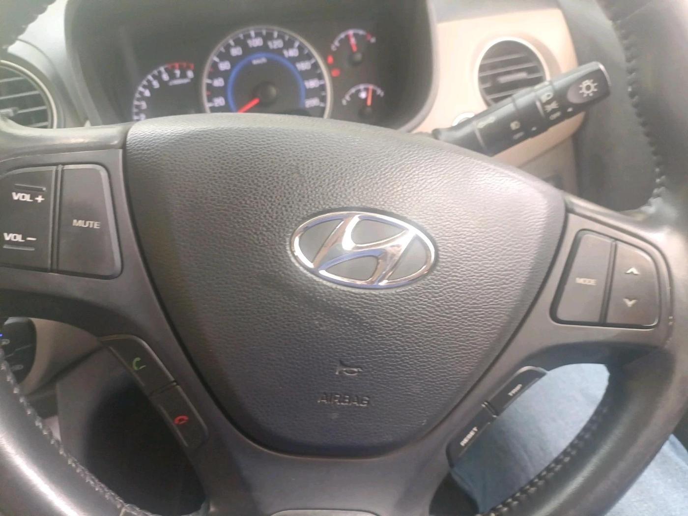 2016 Hyundai Grand i10 ASTA (O) 1.2 KAPPA VTVT, Petrol, Manual, 81,992 km, interior