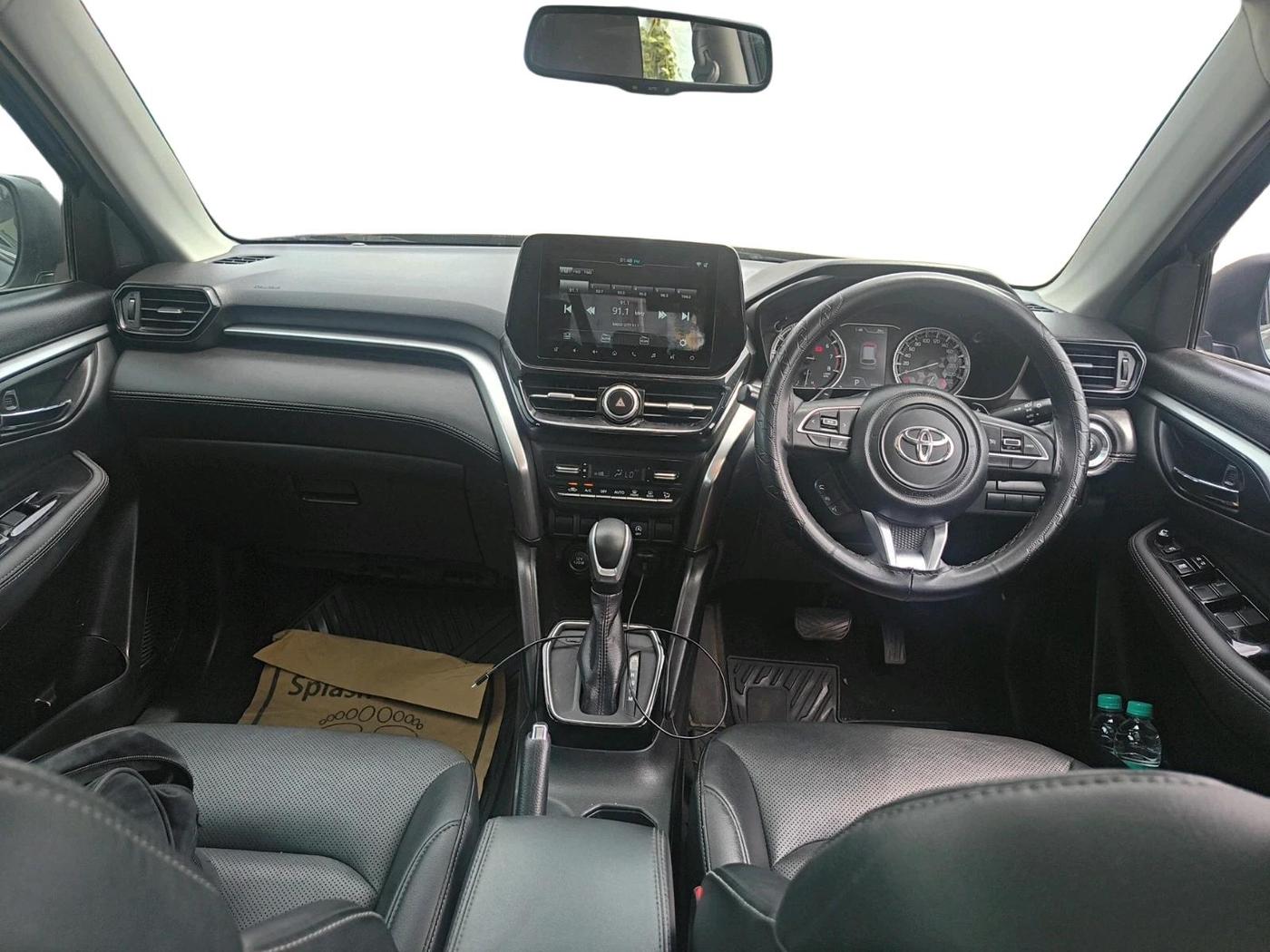 2023 Toyota URBAN CRUISER HYRYDER V AT NEO DRIVE, Petrol, Automatic, 63,492 km, interior