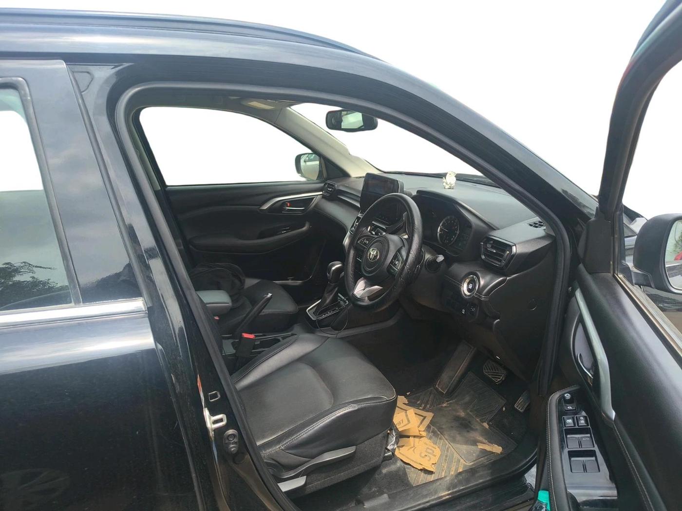 2023 Toyota URBAN CRUISER HYRYDER V AT NEO DRIVE, Petrol, Automatic, 63,492 km, interior