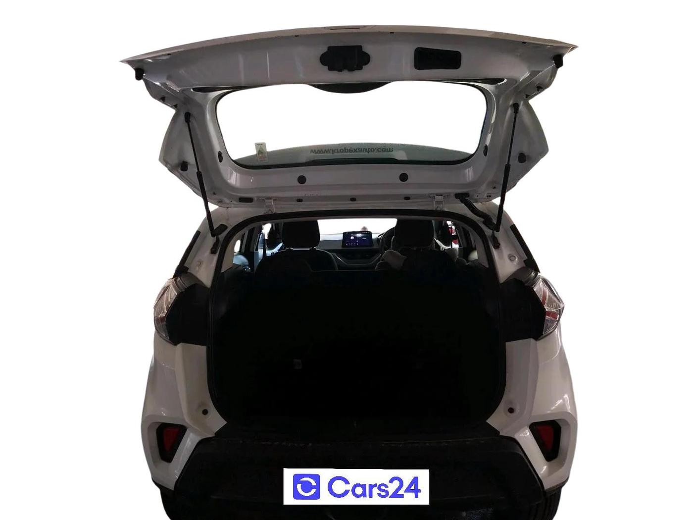 2022 Tata NEXON XE PETROL, Petrol, Manual, 20,922 km, exterior