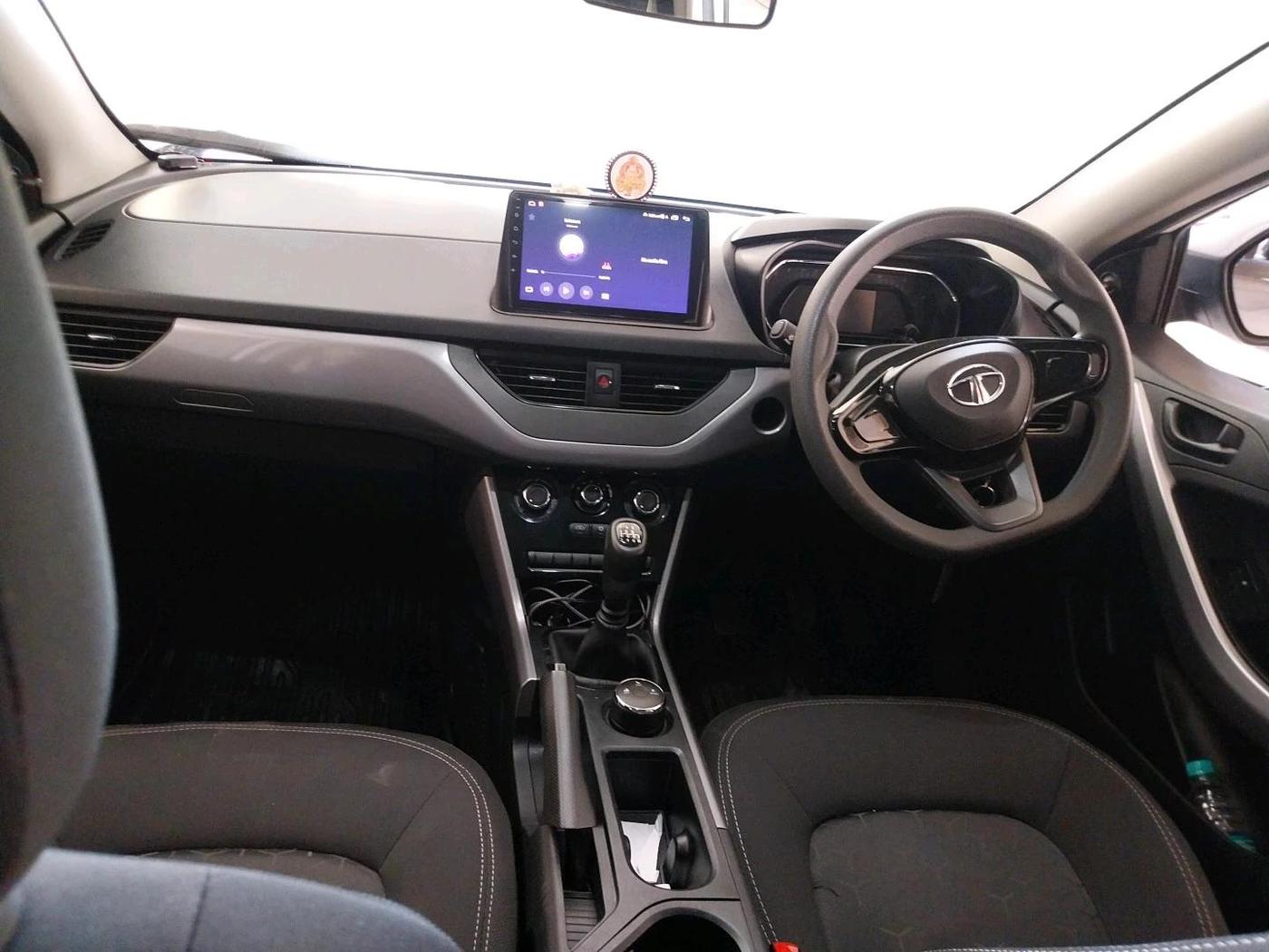 2022 Tata NEXON XE PETROL, Petrol, Manual, 20,922 km, interior