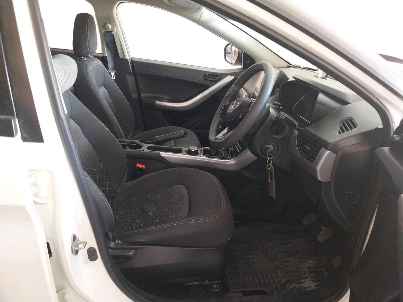 2022 Tata NEXON XE PETROL, Petrol, Manual, 20,922 km, interior
