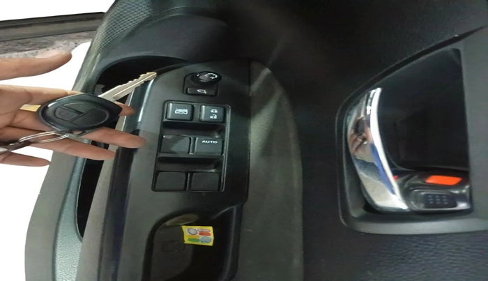 2015 Maruti Swift VXI, Petrol, Manual, 16,516 km, interior