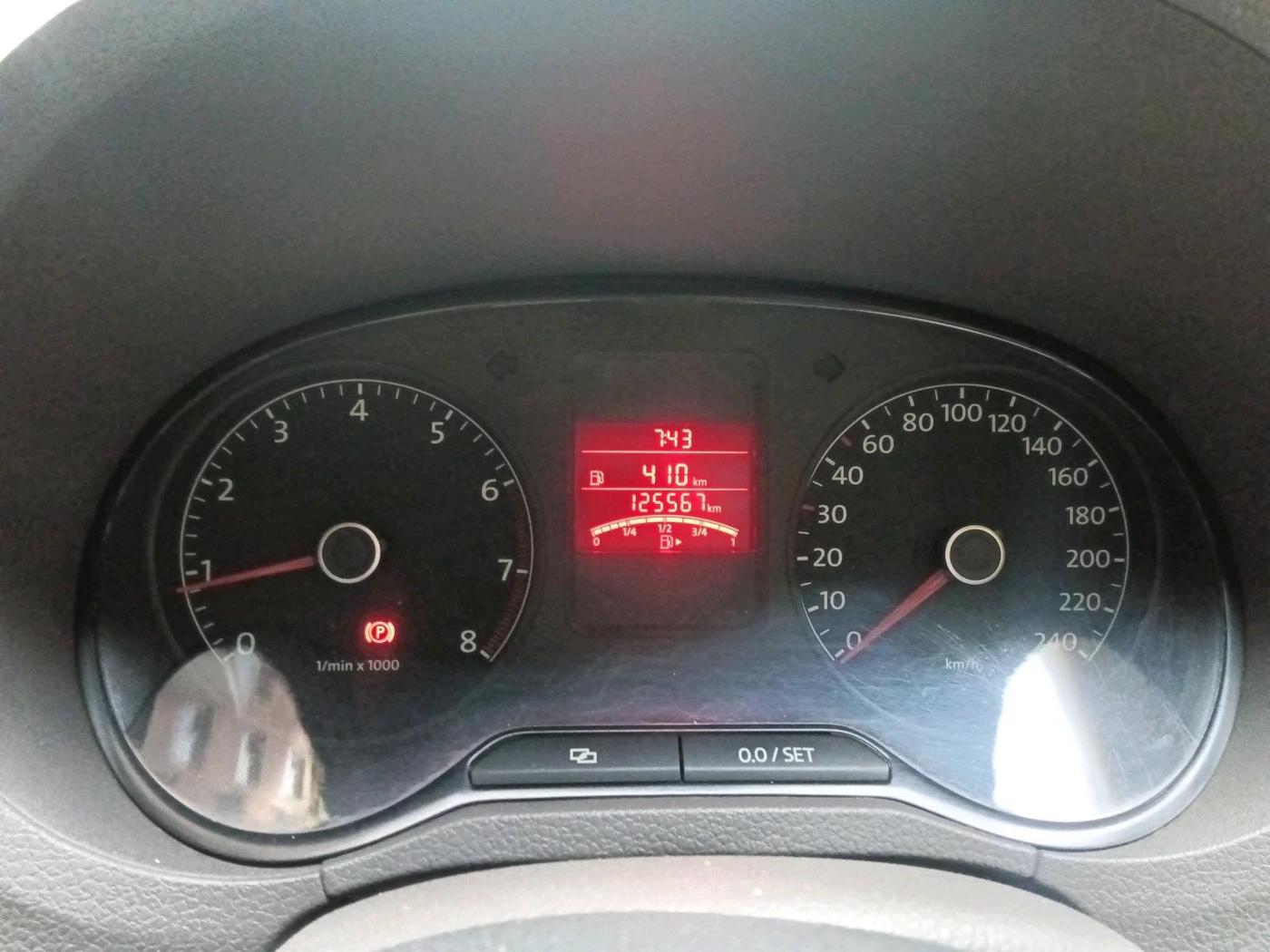 2014 Volkswagen Vento HIGHLINE 1.6 MPI, Petrol, Manual, 1,28,567 km, interior