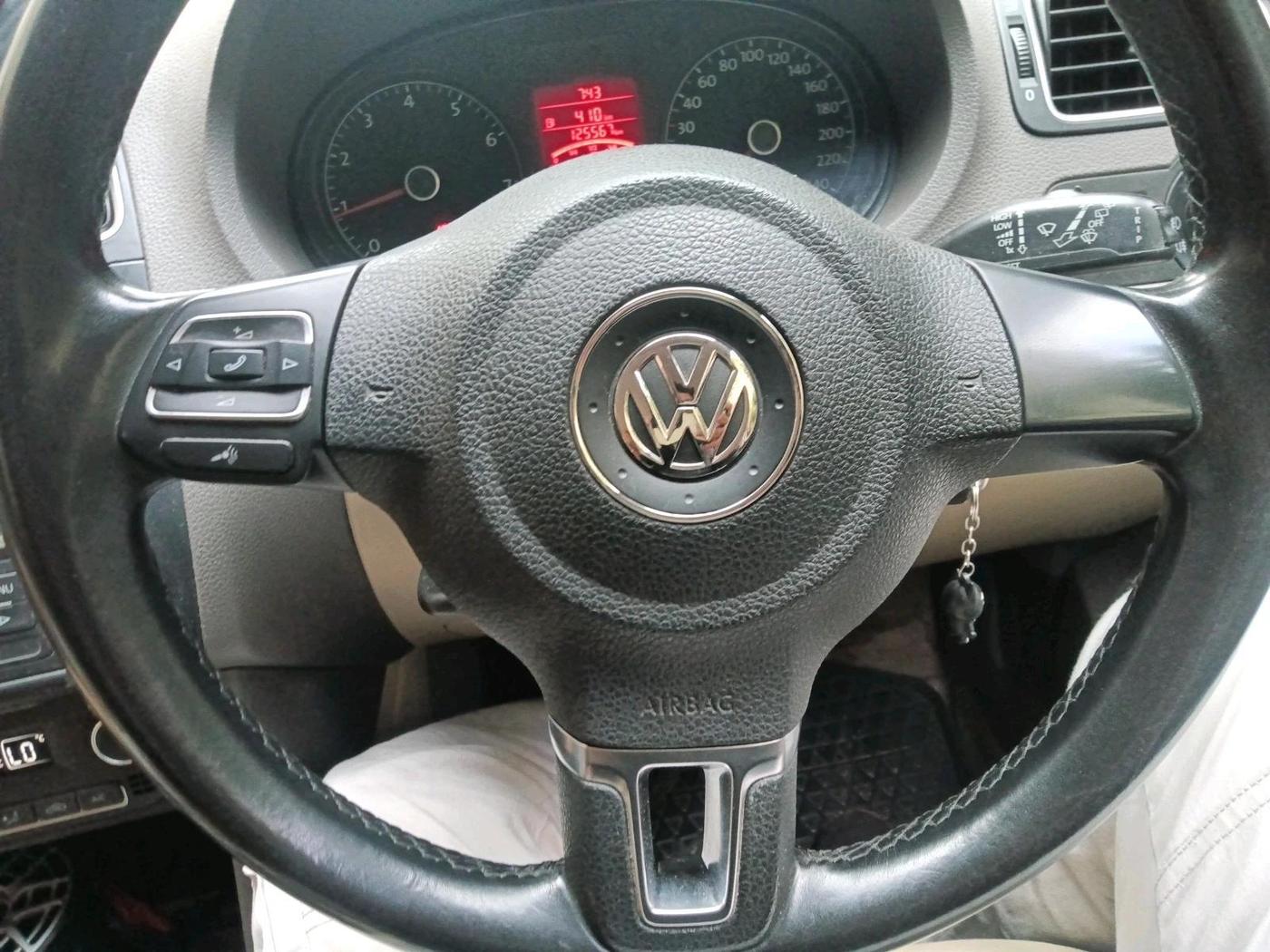 2014 Volkswagen Vento HIGHLINE 1.6 MPI, Petrol, Manual, 1,28,567 km, interior