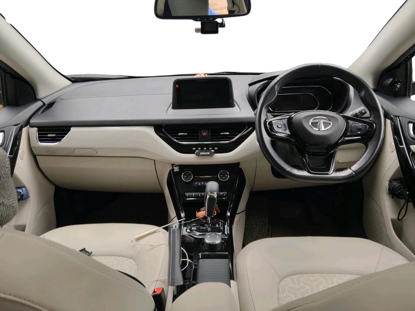 2022 Tata NEXON XZA PLUS (PREMIUM) PETROL, Petrol, Automatic, 25,084 km, interior