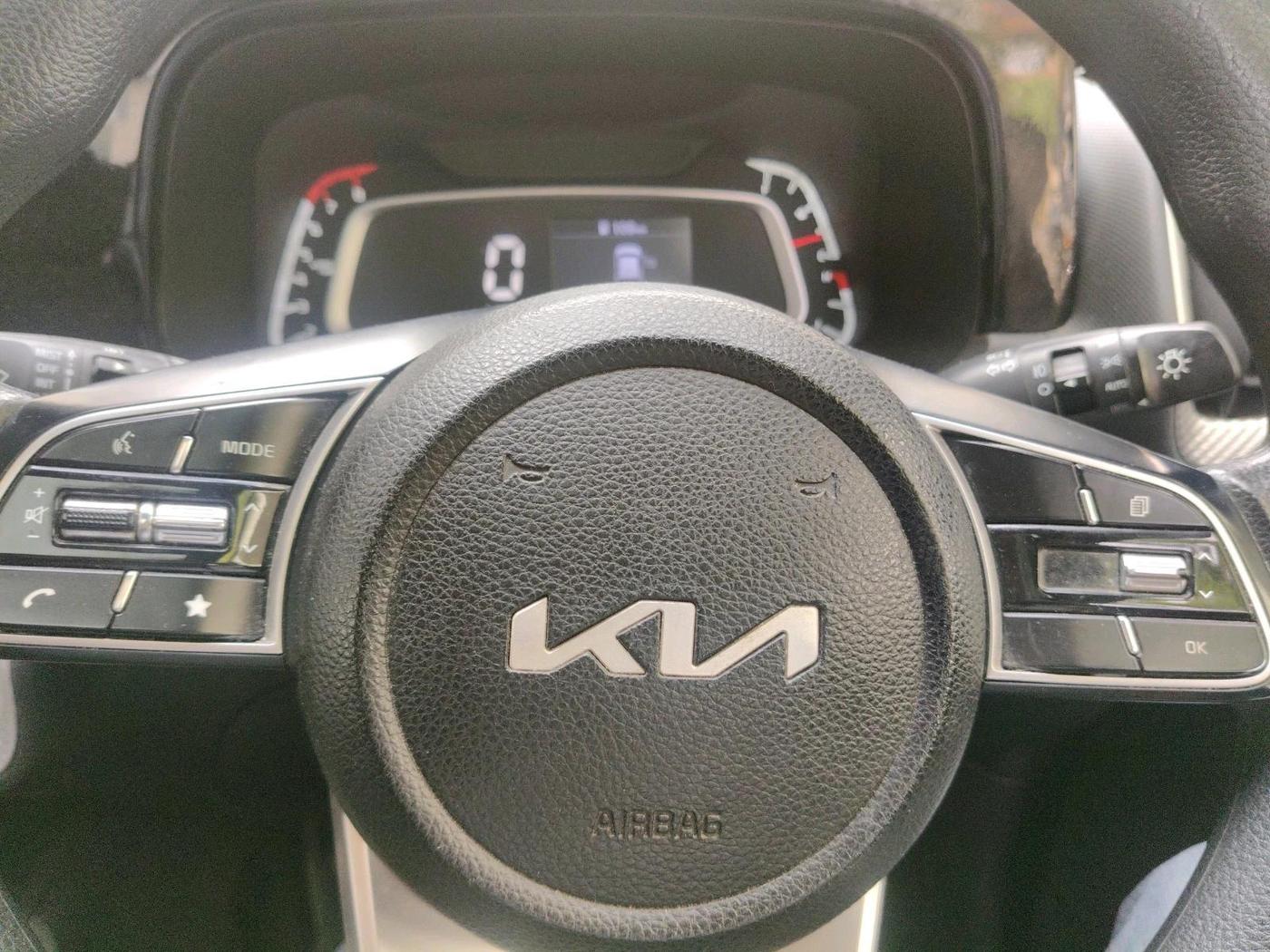 2023 KIA SONET HTK PLUS 1.0 IMT, Petrol, Manual, 98,643 km, interior
