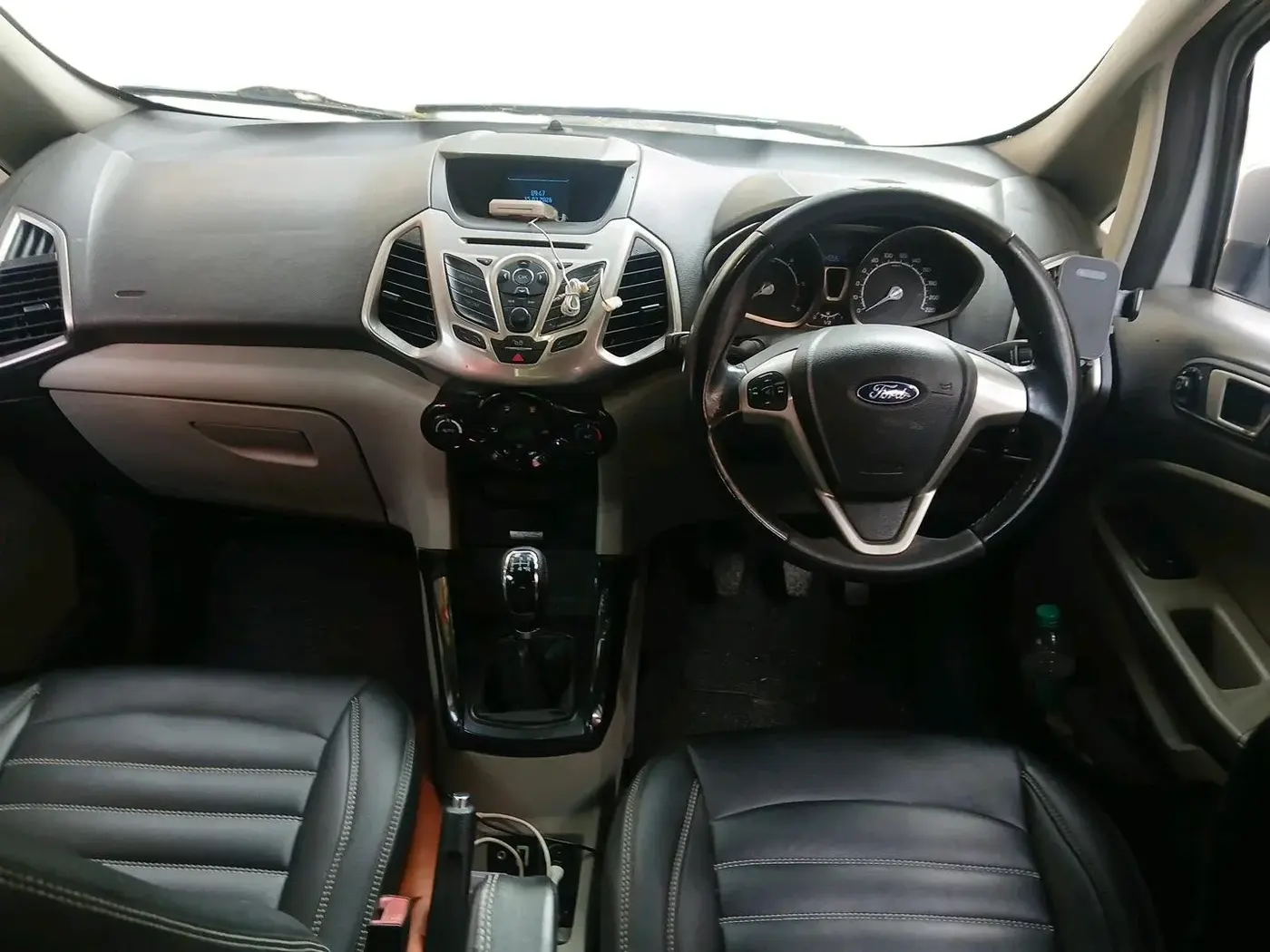 2013 Ford Ecosport TITANIUM 1.5L DIESEL, Diesel, Manual, 1,64,555 km, interior