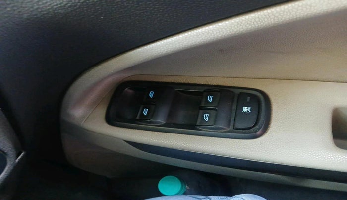 2013 Ford Ecosport TITANIUM 1.5L DIESEL, Diesel, Manual, 1,64,555 km, interior