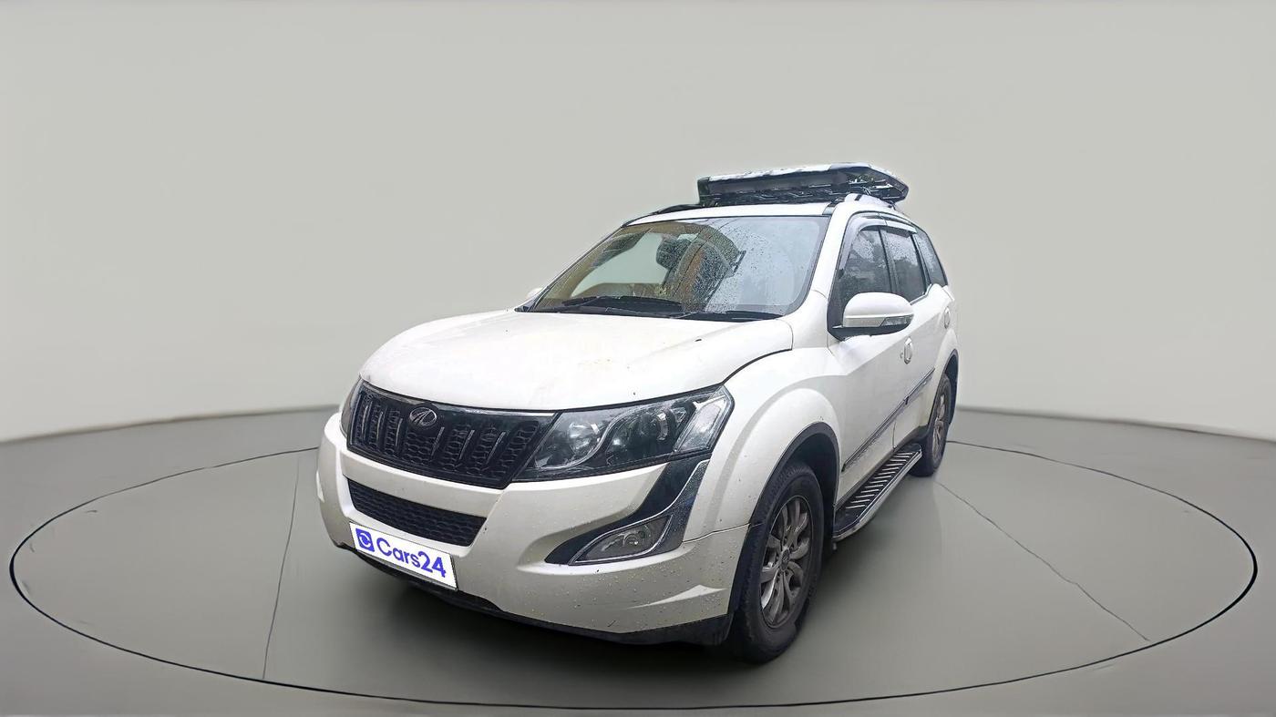 2016 Mahindra XUV500 W10 AT, Diesel, Automatic, 1,13,643 km, exterior