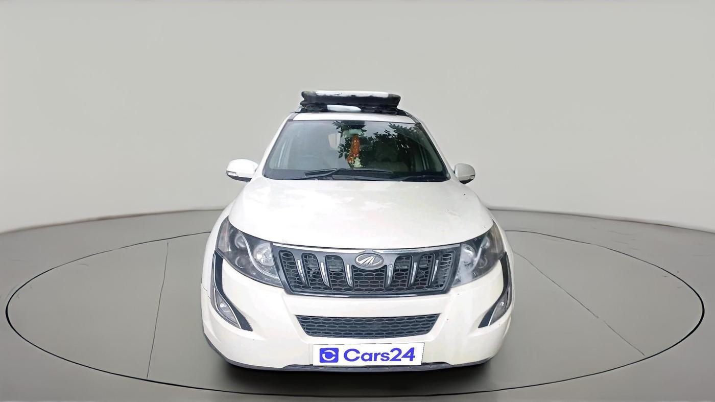 2016 Mahindra XUV500 W10 AT, Diesel, Automatic, 1,13,643 km, exterior