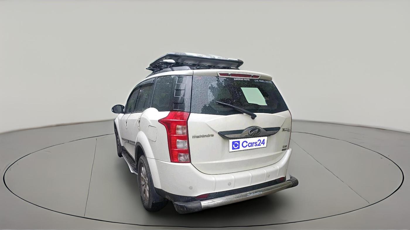 2016 Mahindra XUV500 W10 AT, Diesel, Automatic, 1,13,643 km, exterior