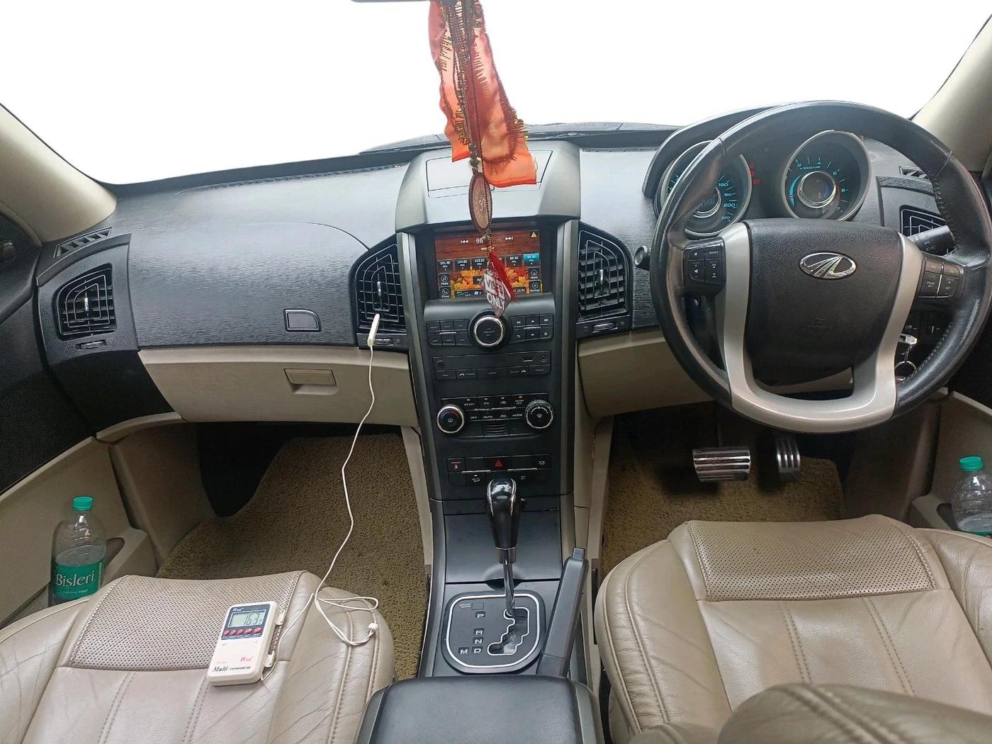 2016 Mahindra XUV500 W10 AT, Diesel, Automatic, 1,13,643 km, interior