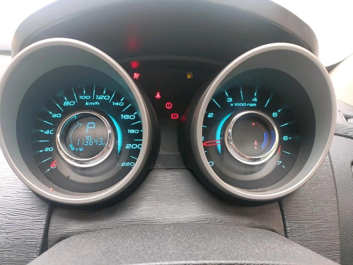 2016 Mahindra XUV500 W10 AT, Diesel, Automatic, 1,13,643 km, interior