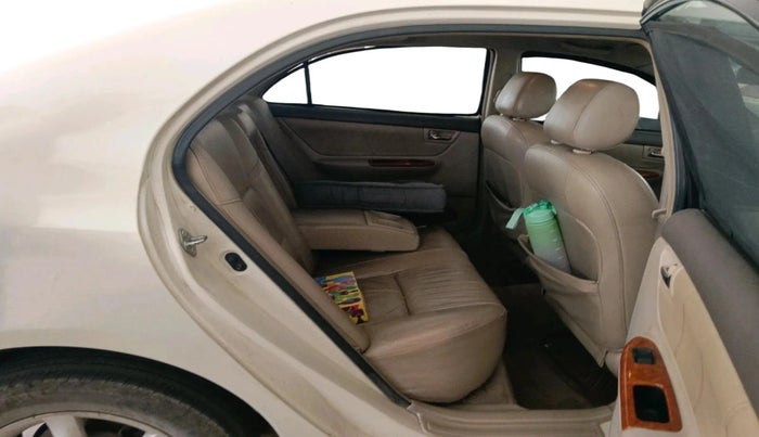 2004 Toyota Corolla H3 G 1.8, Petrol, Automatic, 1,80,657 km, interior