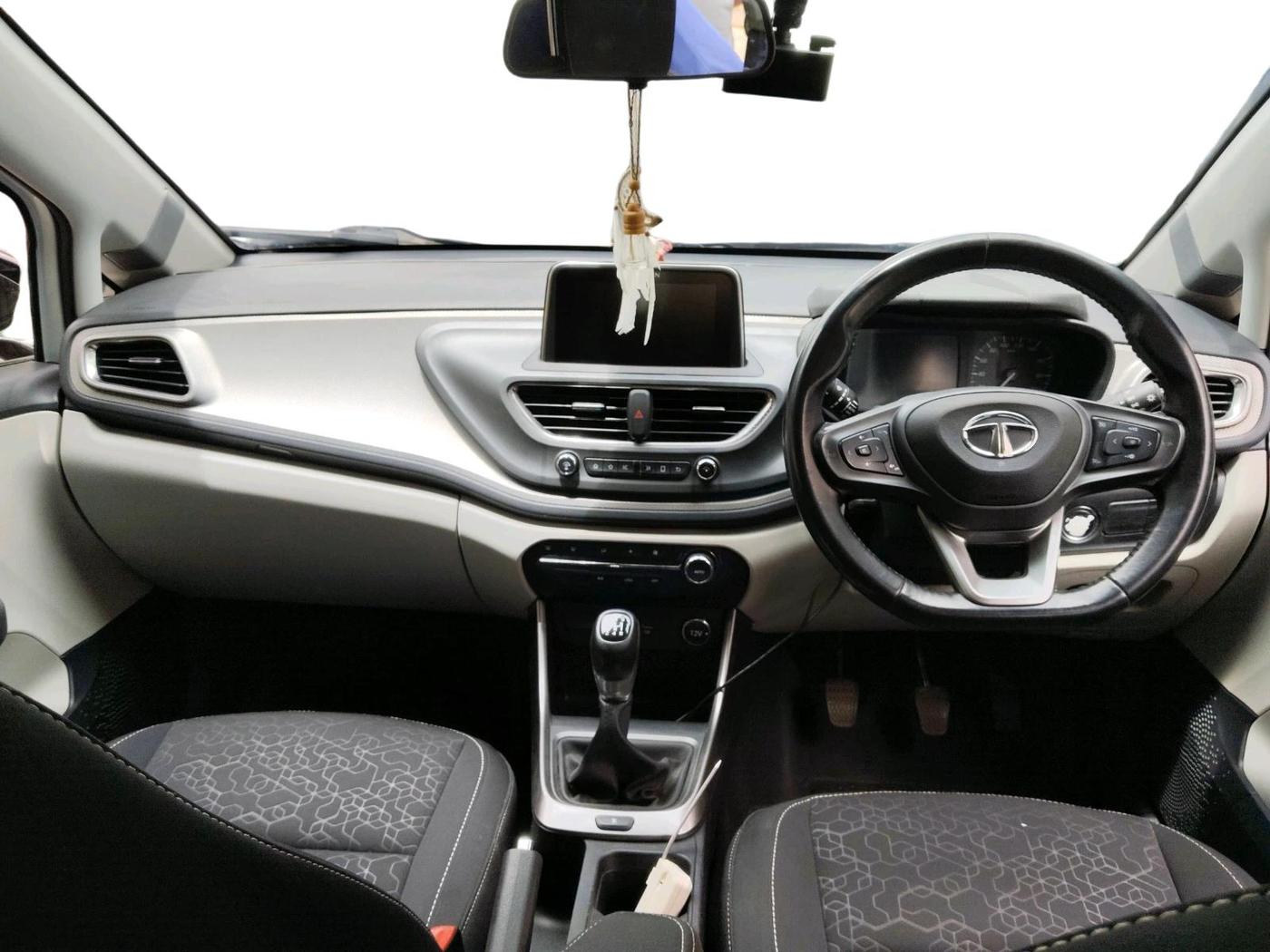 2021 Tata ALTROZ XZ PETROL, Petrol, Manual, 38,534 km, interior
