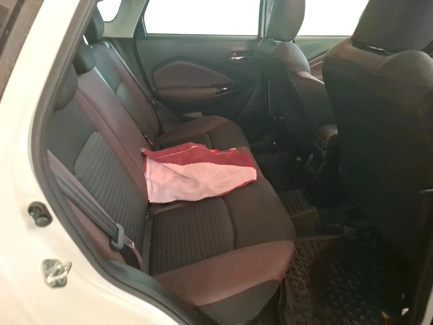 2025 Toyota Urban Cruiser Taisor V 1.0 Petrol AT, Petrol, Automatic, 2,253 km, interior