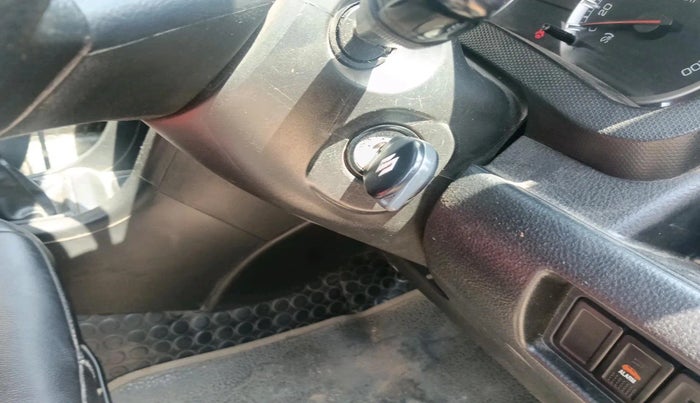 2015 Maruti Swift VDI, Diesel, Manual, 1,61,415 km, interior