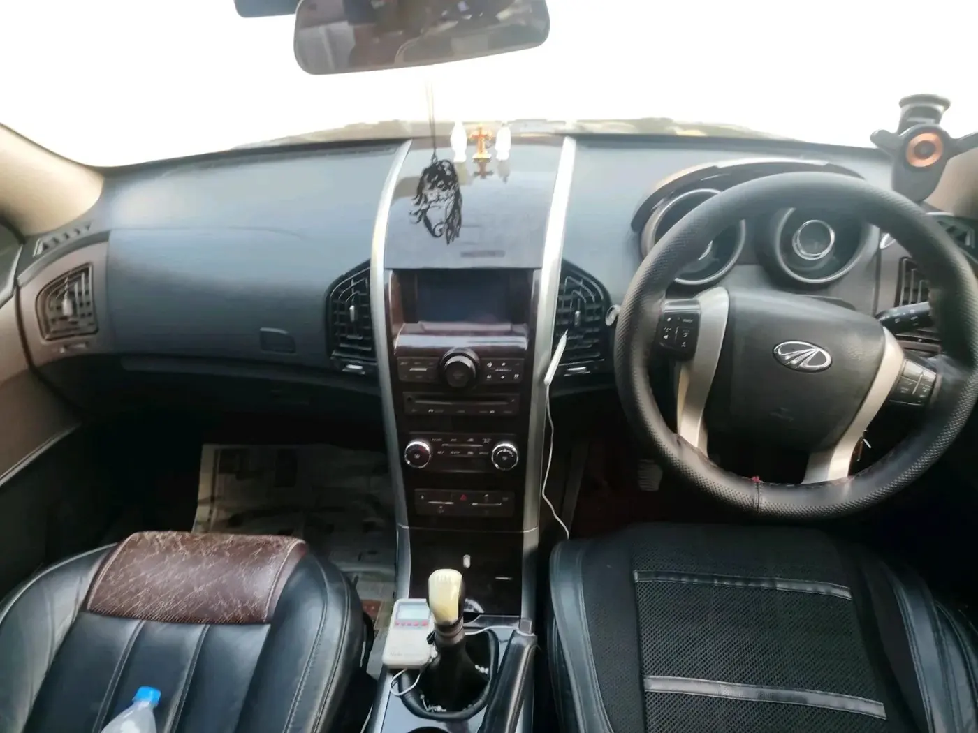 2014 Mahindra XUV500 W8, Diesel, Manual, 1,12,609 km, interior