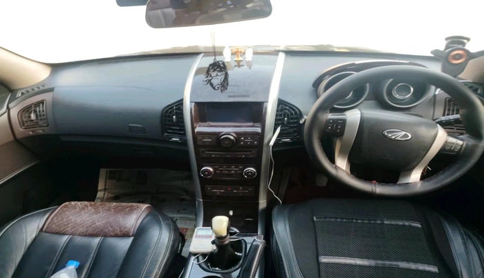 2014 Mahindra XUV500 W8, Diesel, Manual, 1,12,609 km, interior