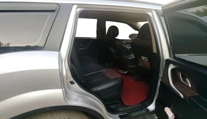 2014 Mahindra XUV500 W8, Diesel, Manual, 1,12,609 km, interior