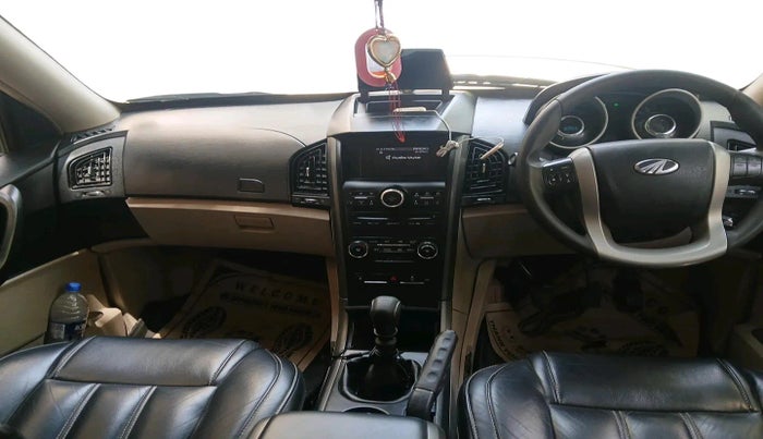 2015 Mahindra XUV500 W6, Diesel, Manual, 1,02,059 km, interior