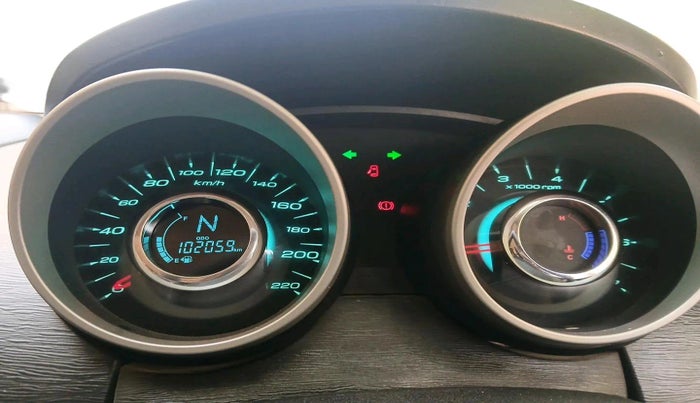 2015 Mahindra XUV500 W6, Diesel, Manual, 1,02,059 km, interior