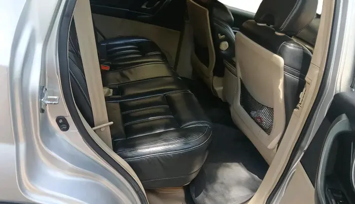 2015 Mahindra XUV500 W6, Diesel, Manual, 1,02,059 km, interior