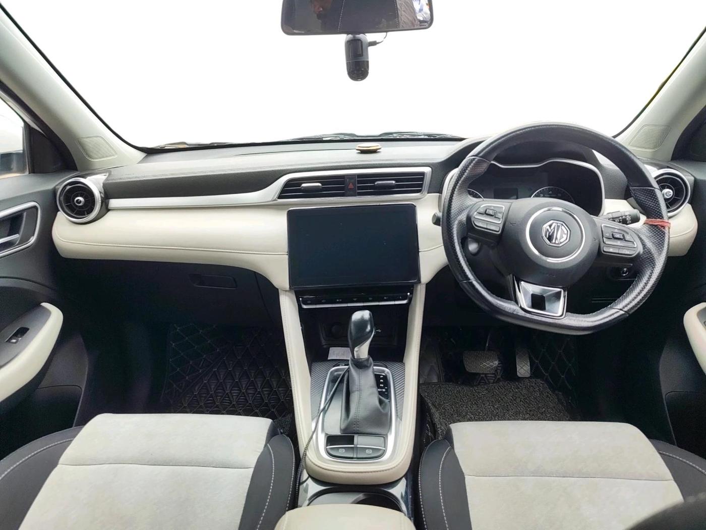 2022 MG ASTOR SUPER 1.5 CVT, Petrol, Automatic, 11,212 km, interior