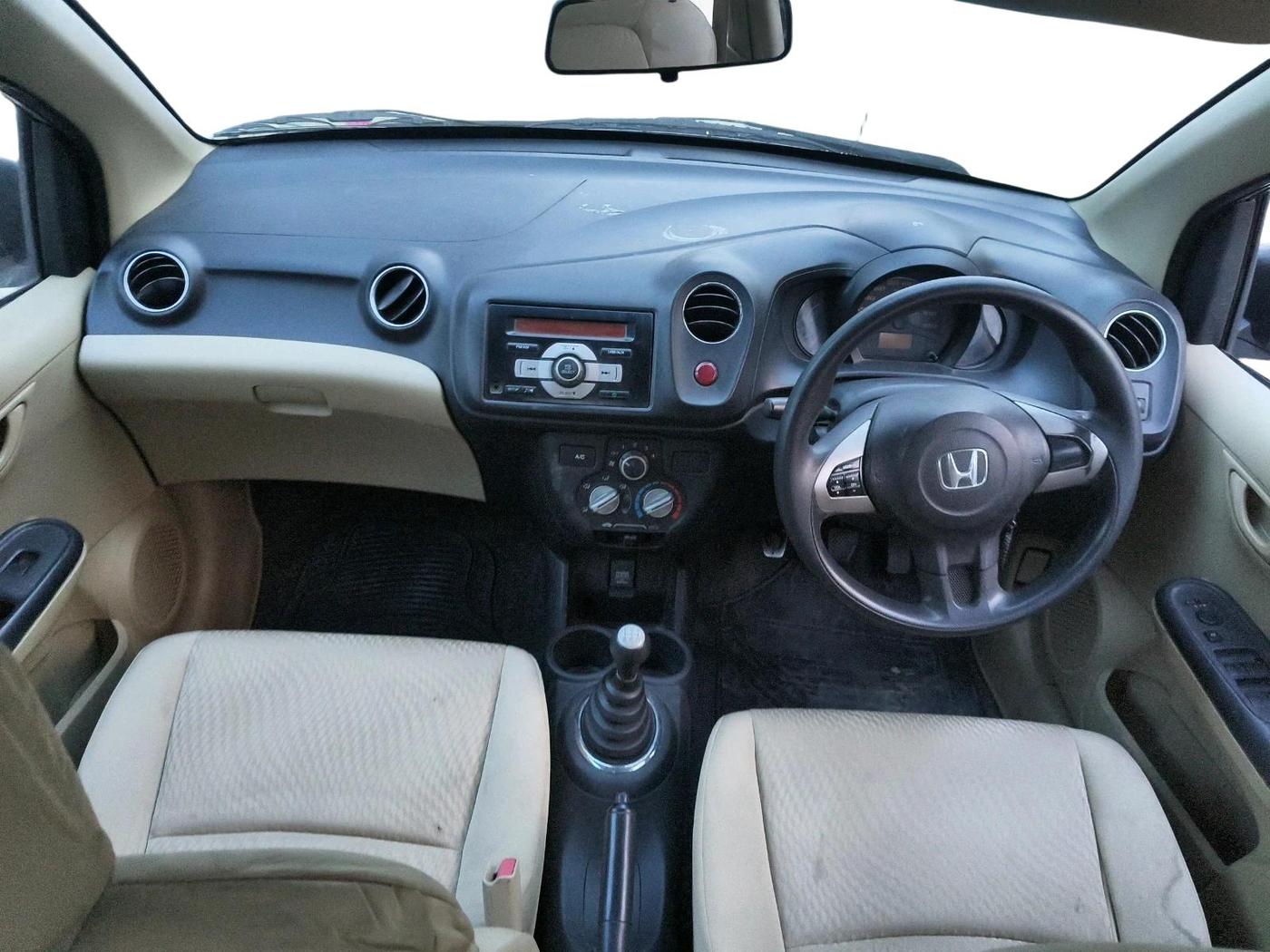 2013 Honda Amaze 1.5L I-DTEC S, Diesel, Manual, 1,42,869 km, interior
