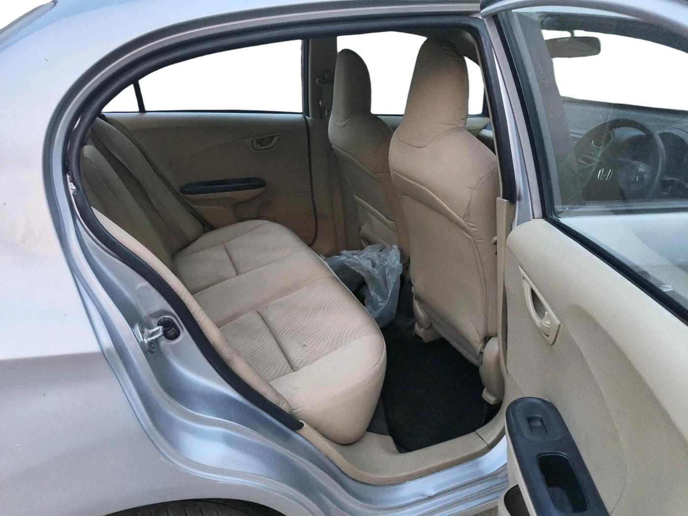 2013 Honda Amaze 1.5L I-DTEC S, Diesel, Manual, 1,42,869 km, interior