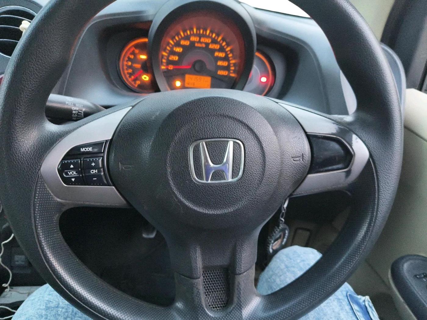 2013 Honda Amaze 1.5L I-DTEC S, Diesel, Manual, 1,42,869 km, interior