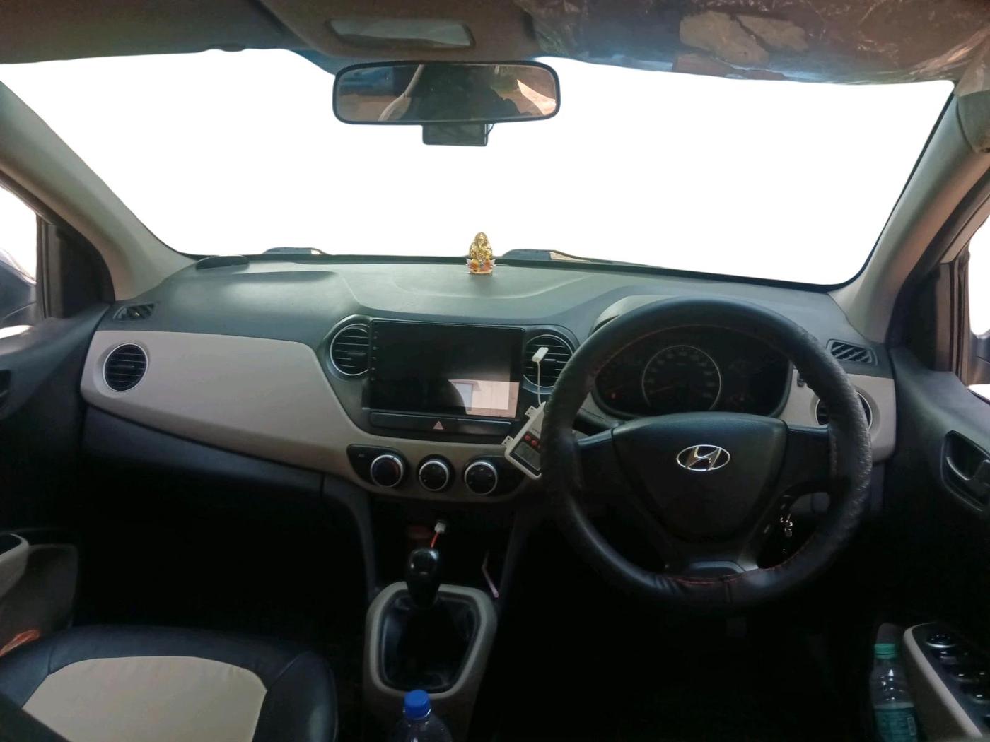 2013 Hyundai Grand i10 MAGNA 1.2 KAPPA VTVT, Petrol, Manual, 1,25,102 km, interior