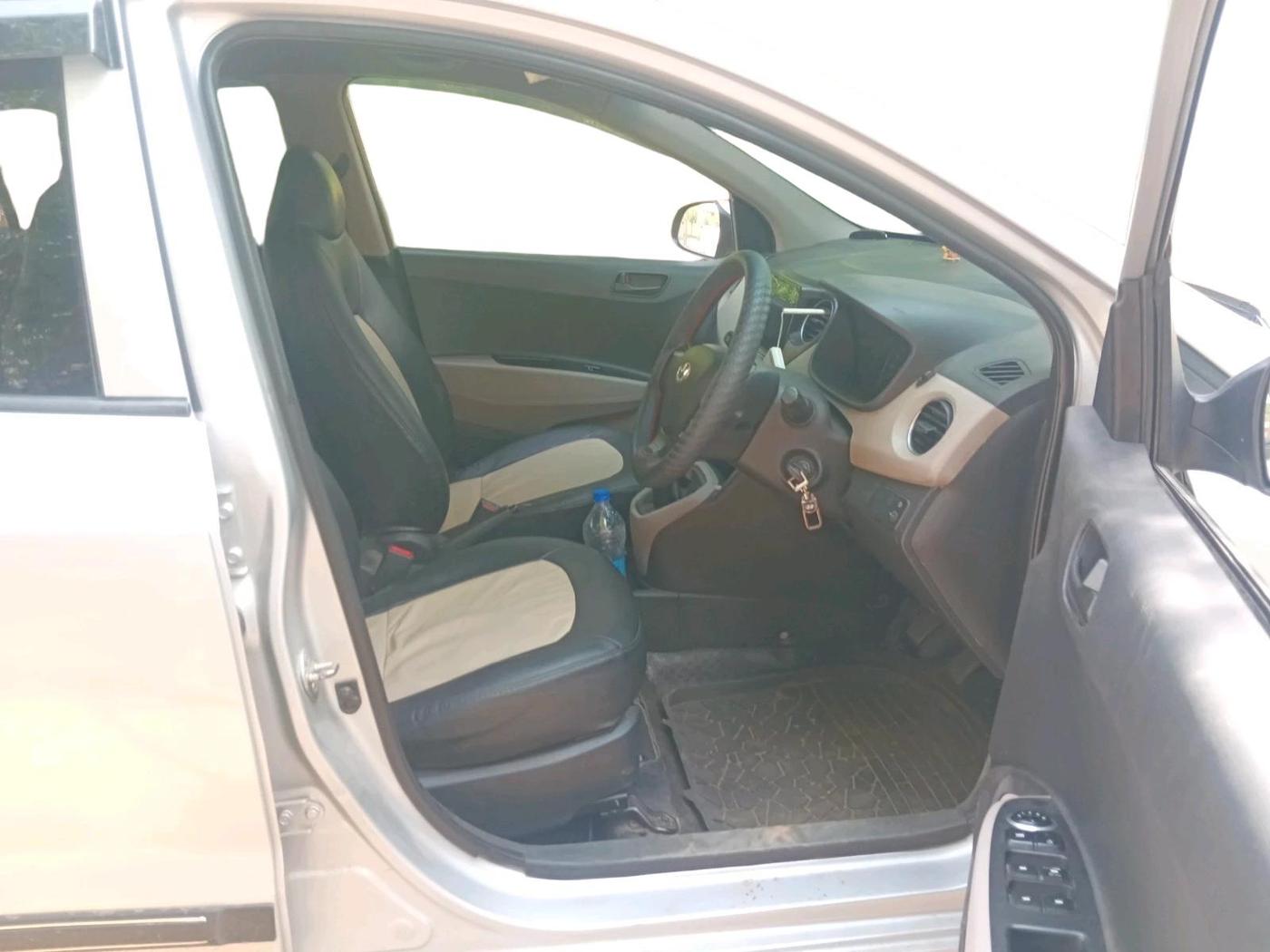 2013 Hyundai Grand i10 MAGNA 1.2 KAPPA VTVT, Petrol, Manual, 1,25,102 km, interior