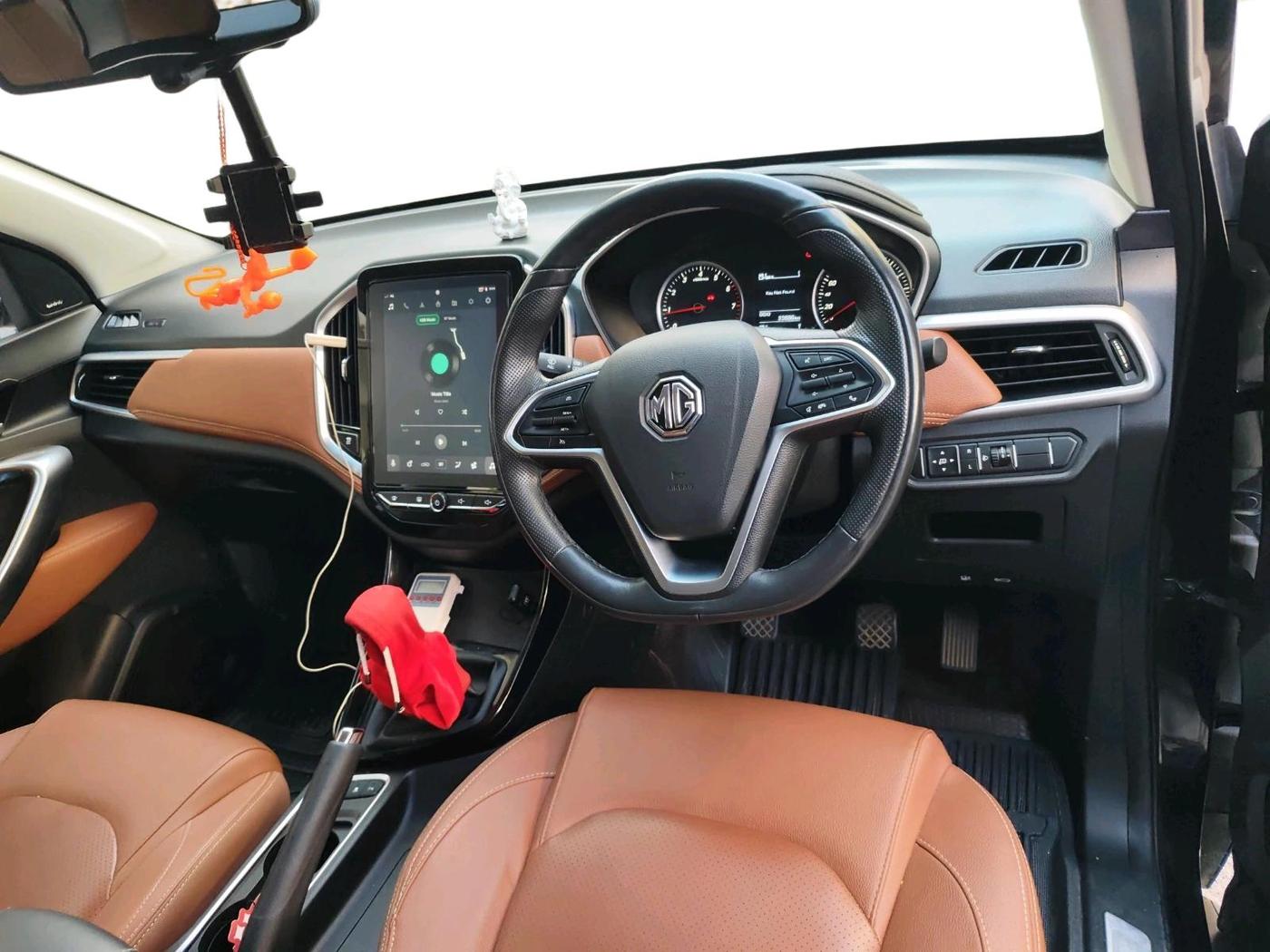 2022 MG HECTOR PLUS SELECT 2.0 DIESEL TURBO MT 7-STR, Diesel, Manual, 23,696 km, interior