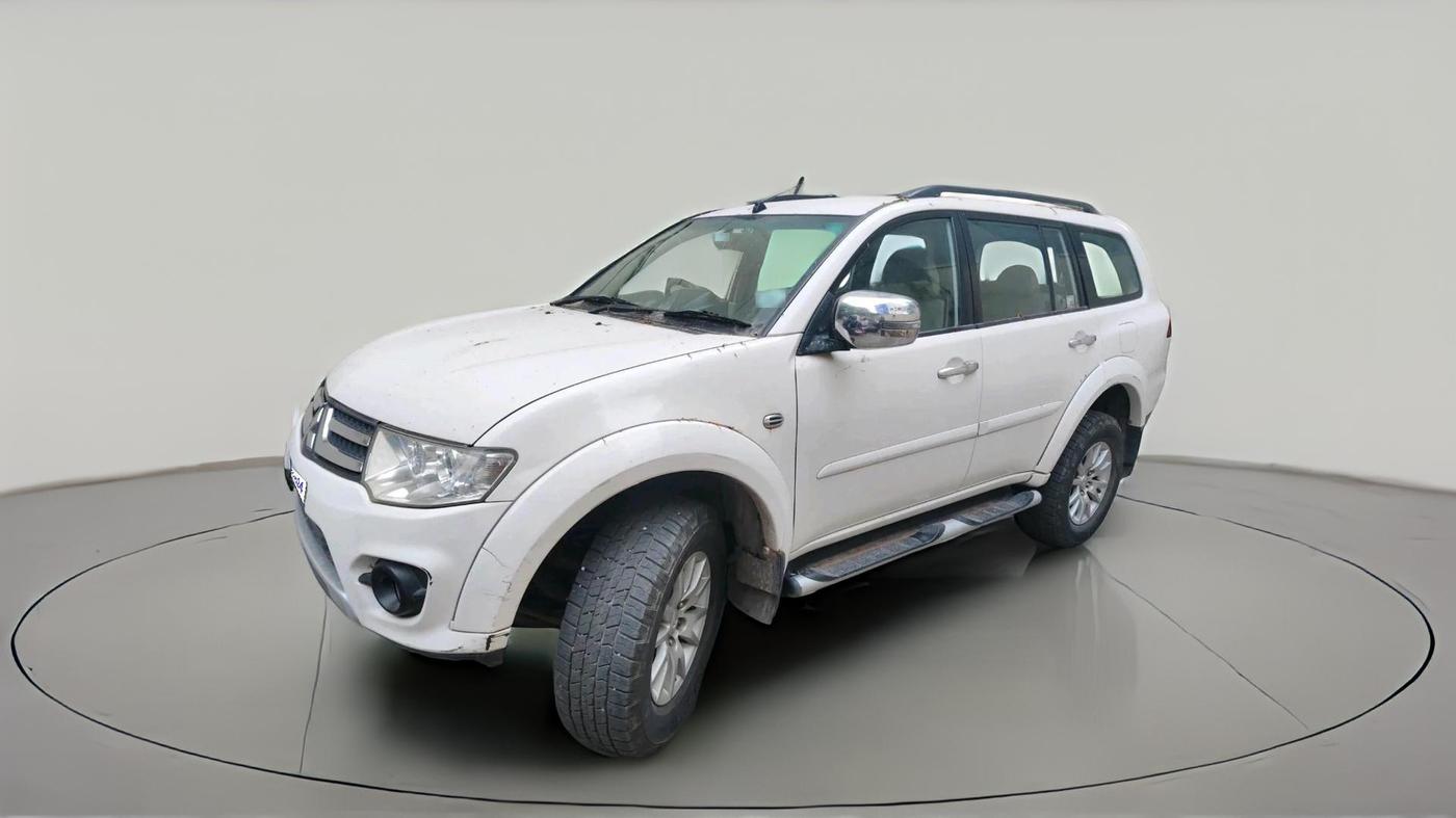 2016 Mitsubishi Pajero Sport 2.5 AT 4X2, Diesel, Automatic, 1,40,440 km, exterior